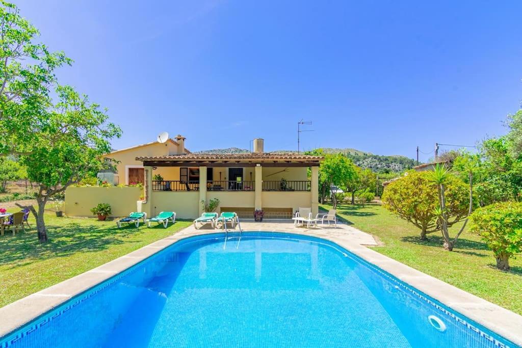 Vakantiehuis Pep, Con Piscina En *
